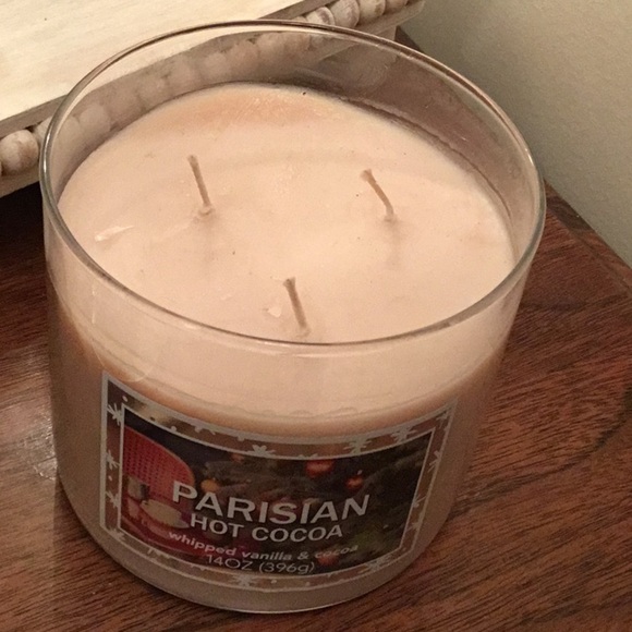 Parisian hot cocoa (whipped vanilla and cocoa) unused, 3-wick candle - Picture 7 of 8